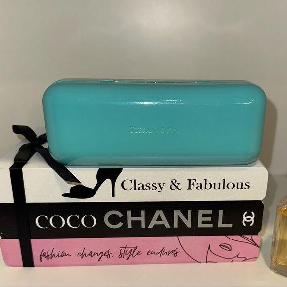 Tiffany & Co. Hard Shell Eyeglass Case With Cleaning Cloth - Picture 2 of 9